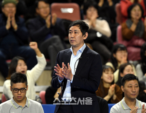 [포토] 최태웅 감독, 1세트... 기선제압 성공!