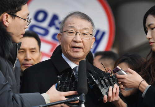 사법농단 피의자 양승태, 검찰출석…40여개 혐의 조사 시작