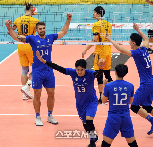 현대캐피탈, 오늘 승리로 마침표  [포토]