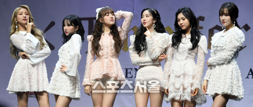 여자친구 새 앨범 나왔어요~ 2nd 앨범 'Time for us'  [포토]