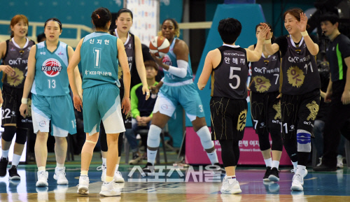 OK저축은행, 승리로 마침표 [포토]