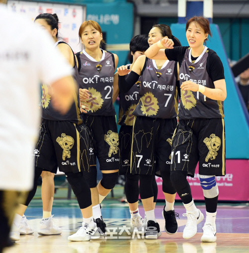 OK저축은행, 승리 마침표 [포토]