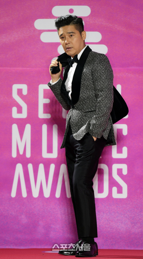 [포토] 임창정 '추워도 포기 못하는 멋' (서울가요대상)