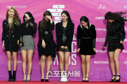 [포토] 여자친구 '칼바람 너무 추워요' (서울가요대상)