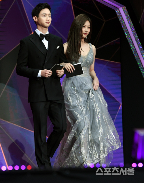[포토] 장동윤-김새론, 시상하러 갑니다~!