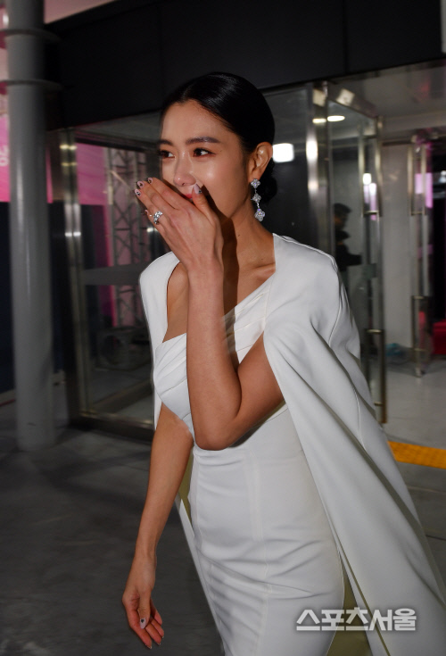 '추위에 숨이 턱' 클라라[화보]