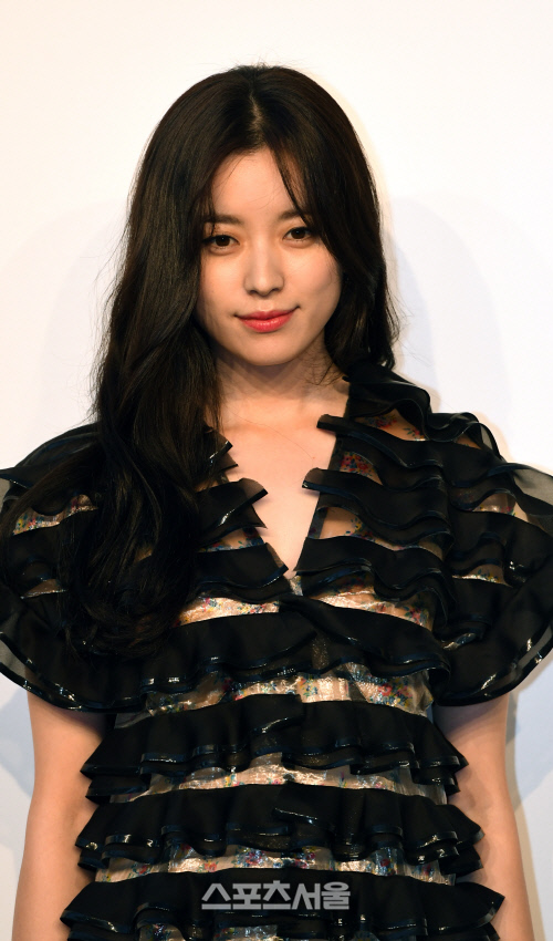 한효주, 美 드라마 '트레드 스톤' 캐스팅…할리우드 진출 (공식)