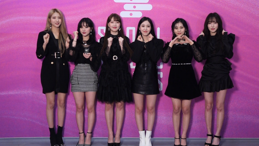 [단독영상] 여자친구 "버디, 우리 함께 5주년까지 잘 달려봐요" ('서가대' 인터뷰)