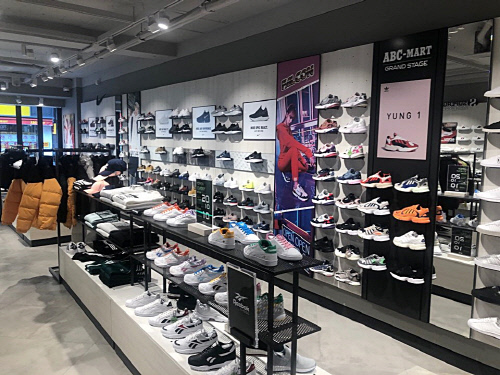 ABC마트_그랜드스테이지 진주대안점 매장 모습