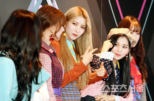 [포토] 여자친구 소원, 어떤 포즈...할까?