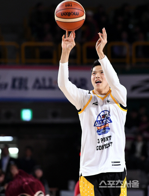 [포토] KBL 올스타 김선형, 3점슛 예선을 통화해야 해~!