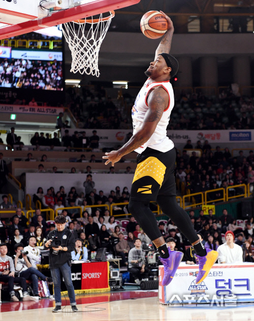 [포토] \'덩크왕\' 마커스 포스터, 올스타전을 달구는 덩크!