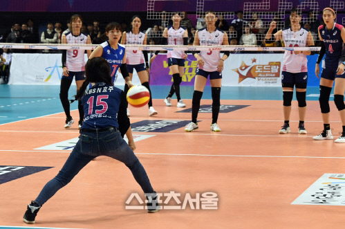 올스타전 깜짝출전 오효주, 이번엔 수비수 [포토]