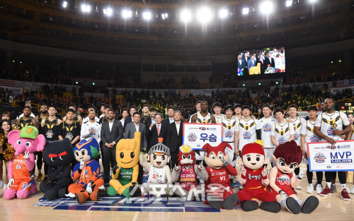 [포토] KBL 올스타전, 팬들의 성원...감사합니다~