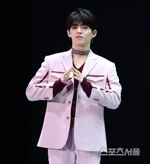 [포토] 세븐틴(Seventeen) 에스쿱스, 리더의 포즈~!