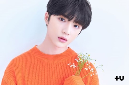 'BTS 동생' TXT, 다섯 번째 멤버 범규 공개 "17세 소년美"
