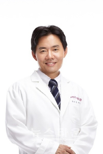 바노바기 성형외과 반재상 원장, 미용성형 정보서 공동집필