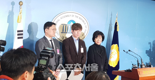 젊은빙상인연대 폭로 "여자 선수, 강제포옹+입맞춤 시달려…가해자 제재 없다"