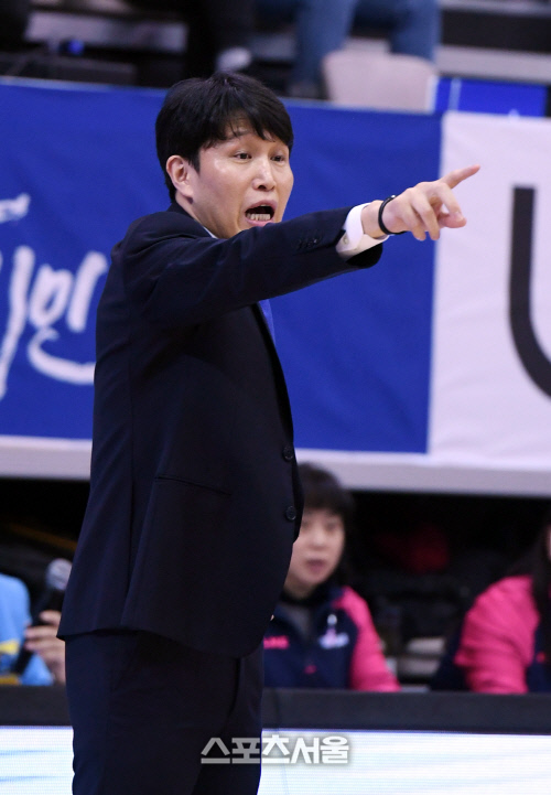 [포토] 작전지시하는 위성우 감독