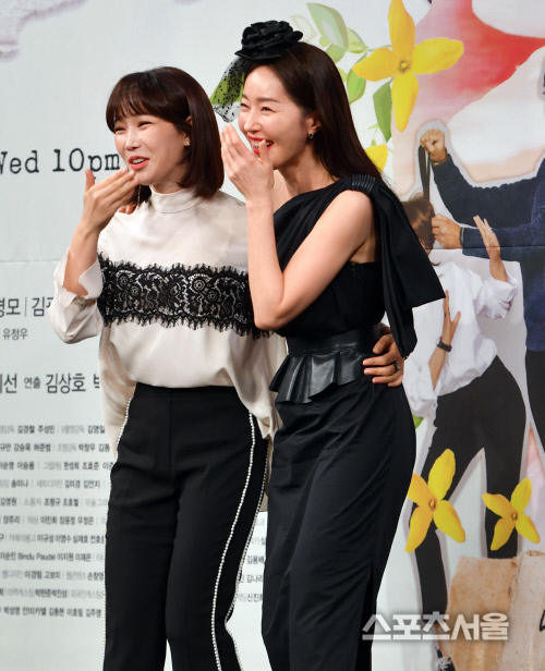 '봄이 오나 봄' 엄지원과 이유리, 우리는 몸이 바뀌는 사이[포토]