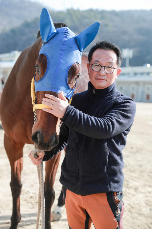 [경마단신]정호익 조교사, 400승 돌파 外