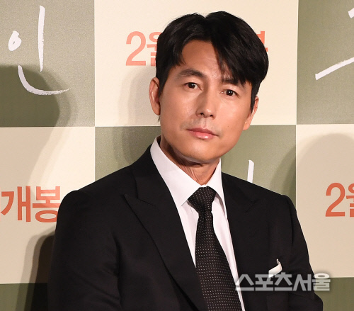 정우성, 여배우 꽃 비유 사과 "차별적 표현 성찰하겠다"