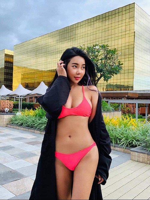 원챔피언십 링걸 김지나와 이봄이, 초미니 끈 비키니가 핫해!