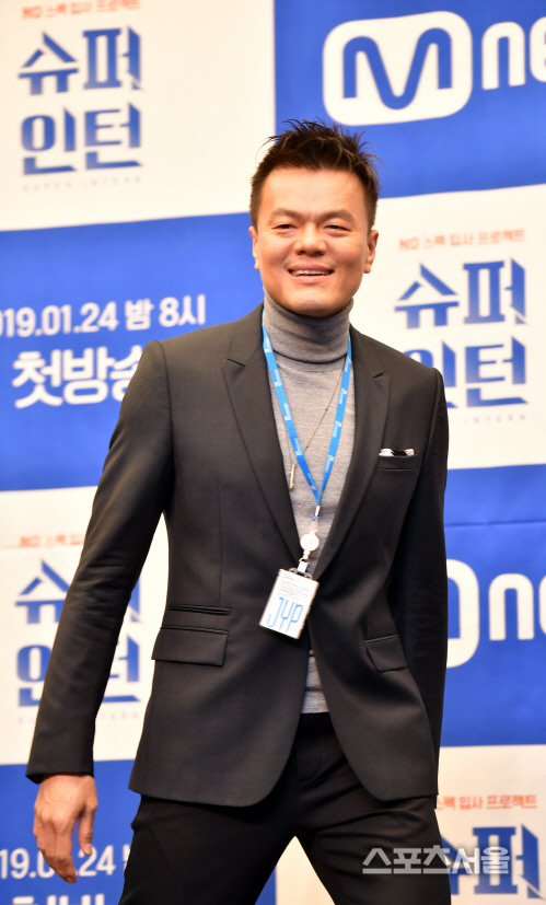 JYP 박진영, 오늘(25일) 아빠 됐다…'딸 손가락·♥노래 공개'[공식]