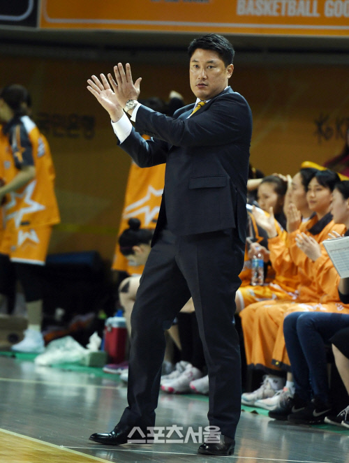 [포토] 작전 지시하는 안덕수 감독