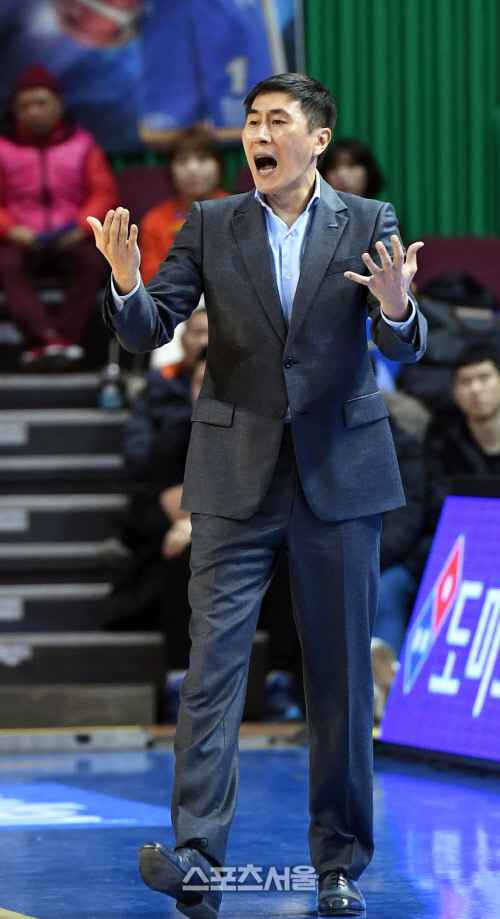 [포토] 이상민 감독 '아휴! 답답해'