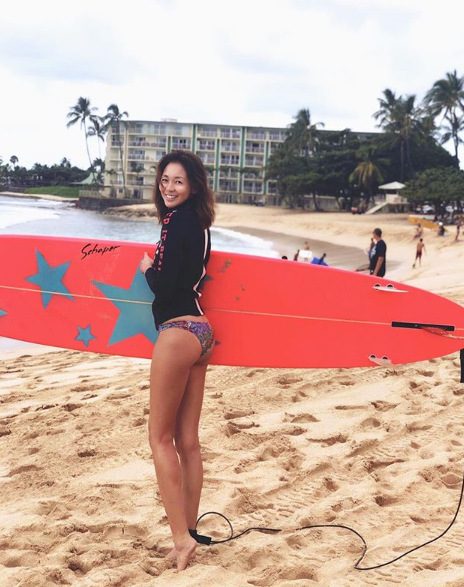 야노 시호, 서핑 중 빛난 무결점 몸매[★SNS]