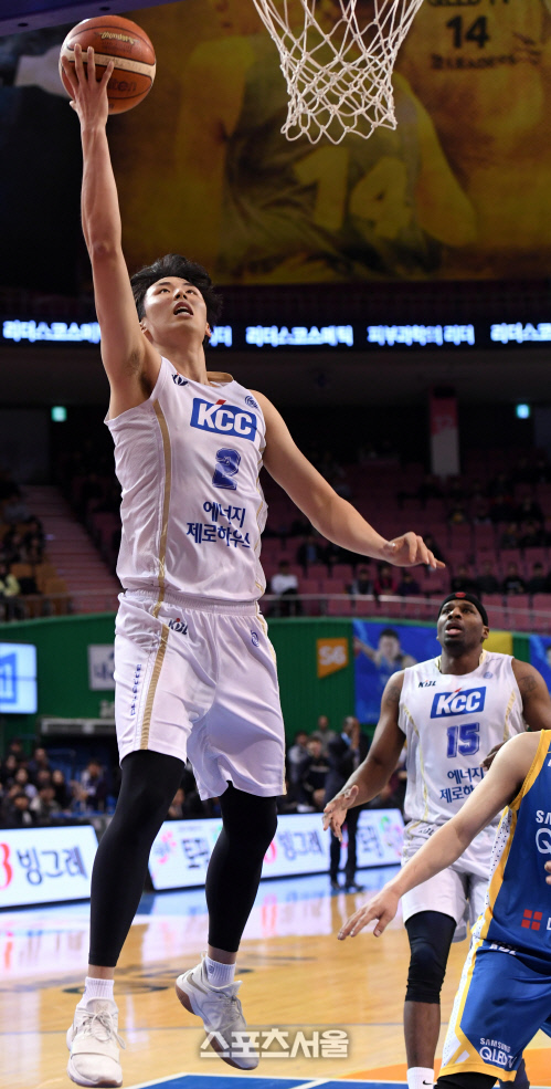 [포토] 송교창 \'레이업슛 성공\'