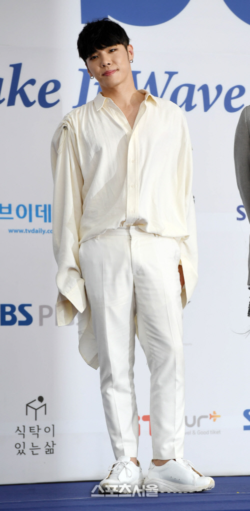 휘성, '빳다' 발언 사과 "의도 불순하지 않지만 저의 부족함 인정"