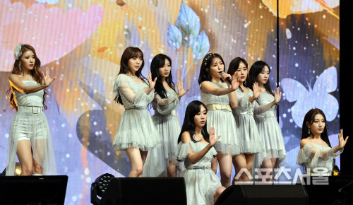 러블리즈, 생방송 욕설 사고→사과→악플 고충에 '응원 봇물'(종합)