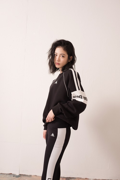 신예은, 남다른 레깅스 핏으로 애슬레저룩 완성 (화보)