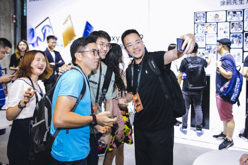 [IT 단신]삼성폰 지난해 중국 연간 점유율 1% 못 넘겨 外