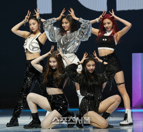 걸그룹 ITZY 데뷔, JYP의 걸크러쉬 막내![포토]