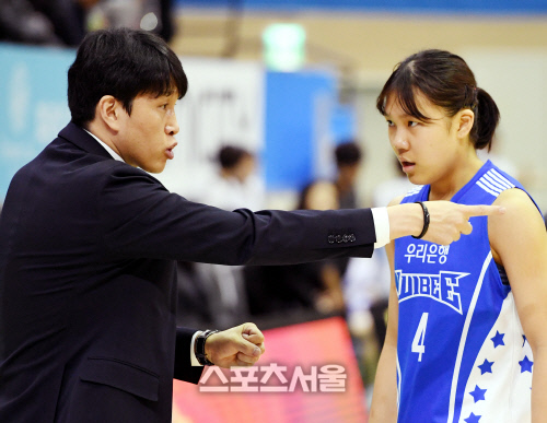 [포토]위성우감독,지현이도연패탈출에힘을...!