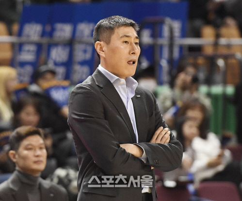 9연패 이상민 감독"교체타이밍 실수, 흐름 놓쳤다"