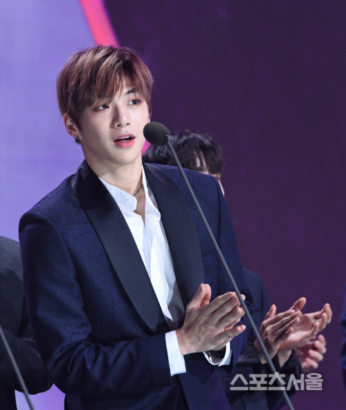 강다니엘, 악플러 고소 "정신적 고충 토로…합의 없다" (전문)