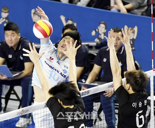 [포토] 대한항공 정지석, 누가 나를 막으랴~!