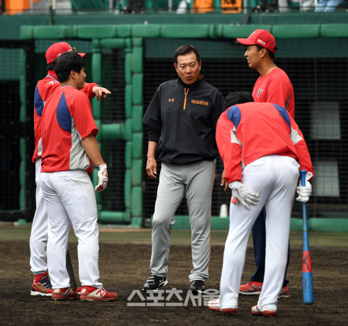 KIA 김기태 감독과 하라 감독...자네가 류승현? [포토]