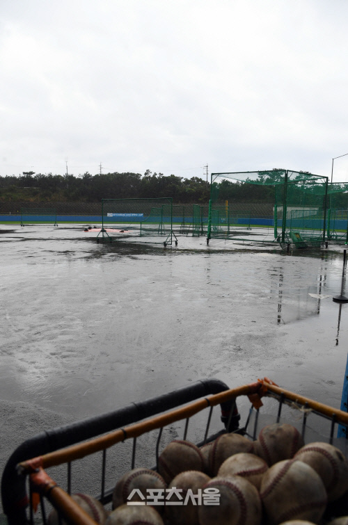 애꿎은 비에 또 말썽…두산, 소프트뱅크 2군과 평가전 우천 취소