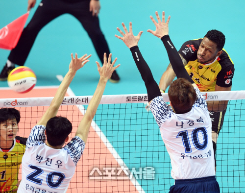 [포토] 요스바니 \'완벽한 공격이야\'