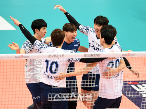 [포토] 득점 후 환호하는 우리카드