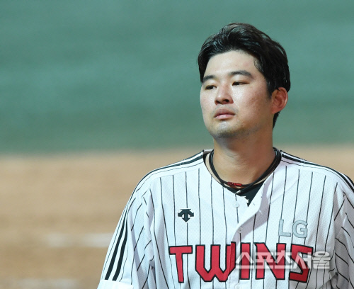 카지노 출입에 음주운전까지…바람 잘 날 없는 LG, 윤대영 임의탈퇴