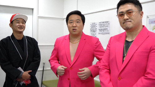 이천수에게 도전하는 형돈이와 대준이[사진=H ENT]