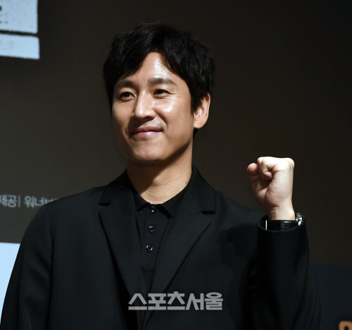 [포토] 이선균, '악질경찰' 화이팅~