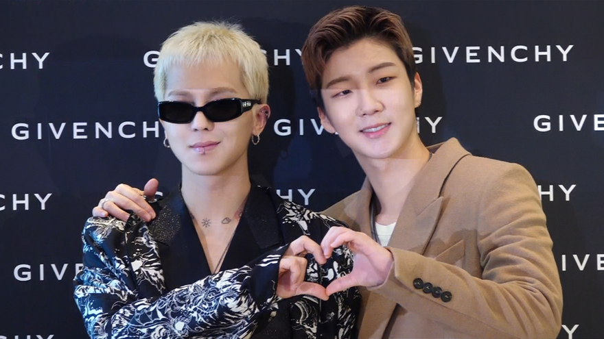 위너(WINNER) 송민호-이승훈, '하트에도 스웨그 한 스푼' ('지방시 뷰티' 포토월) [SS쇼캠]