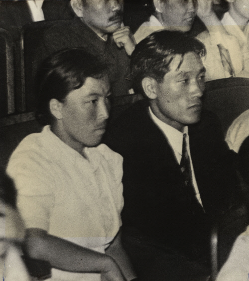 손기정부부 베를린올림픽 영화관람(1940년 7월)